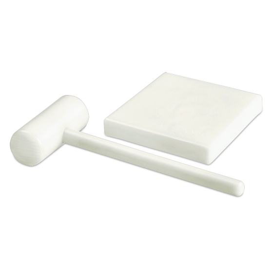 Fricosmos conjunto rompe marisco con tabla y martillo